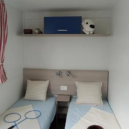 Aldeamento Turístico Camping Oase Praha Zlatníky