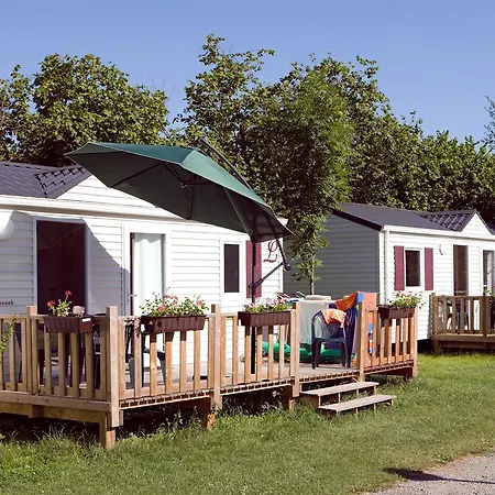 Aldeamento Turístico Camping Oase Praha Zlatníky