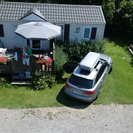 Aldeamento Turístico Camping Oase Praha Zlatníky